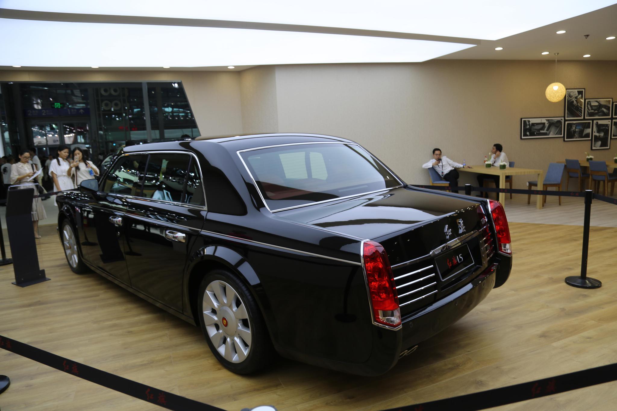 红旗l5车展实拍中国版劳斯莱斯售价高达500万