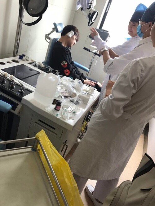 杨洋耳朵受伤,去医院包扎坚决不用麻药!被护士夸赞