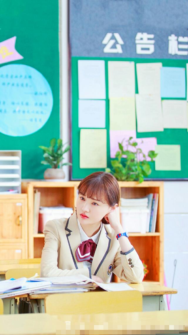 郑爽娱乐圈中没朋友?新剧播出只有她发微博祝福
