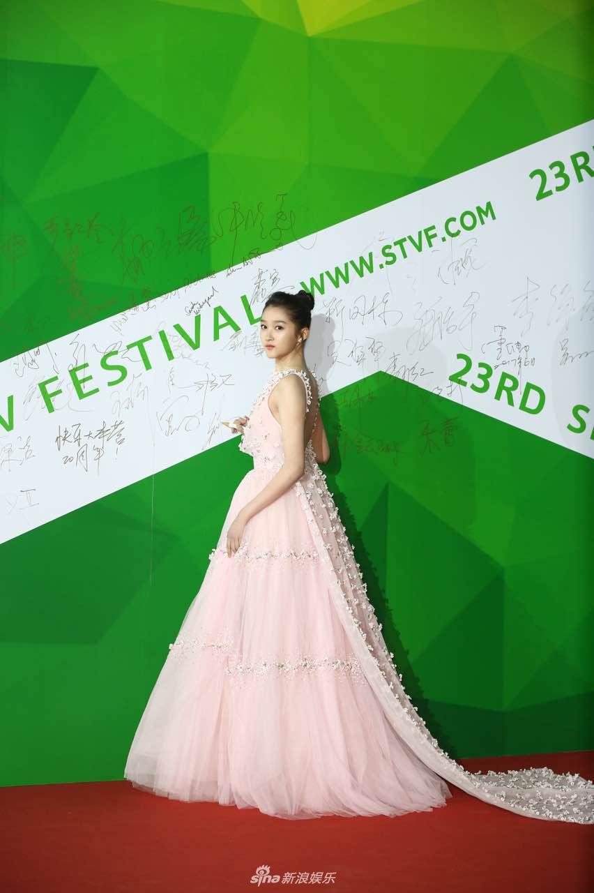 白玉兰红毯，欢乐颂4美集体败北，姚晨膀大唯她最美