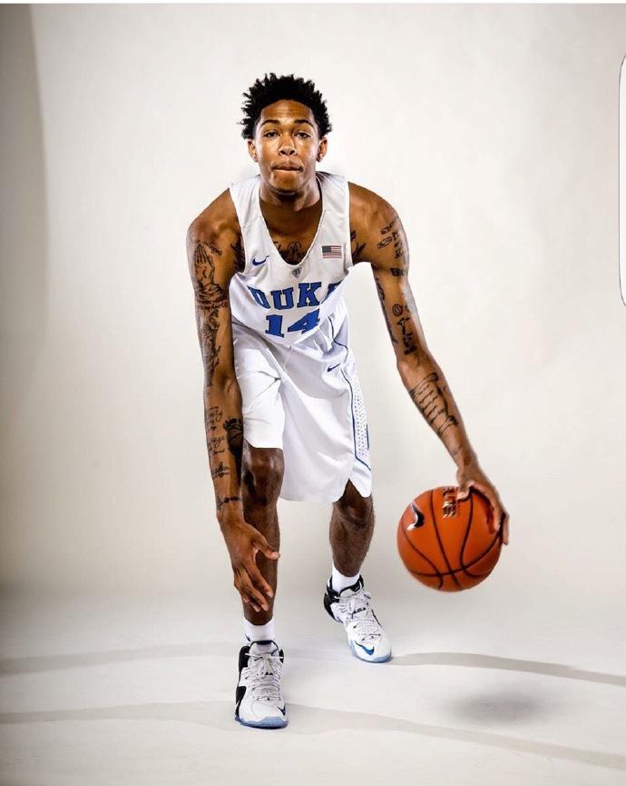 湖人拒绝所有关于他的报价,不在任何谈判中做筹码!