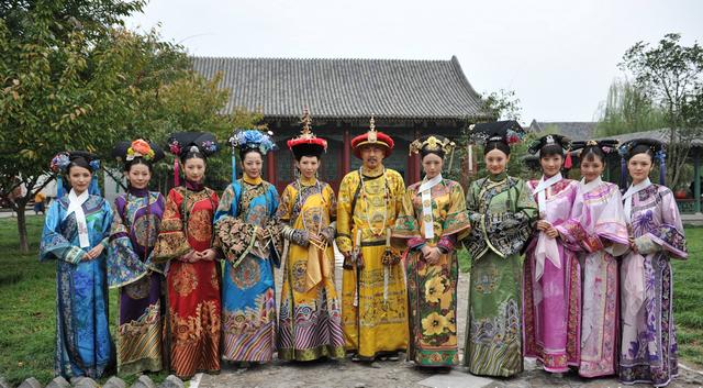 甄嬛传女演情感现状：小主丫鬟忙生娃恋爱，华妃单身