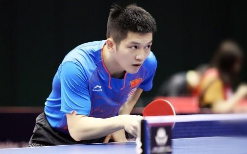 男子单打第一轮，中国选手樊振东对阵日本球员吉田雅己。