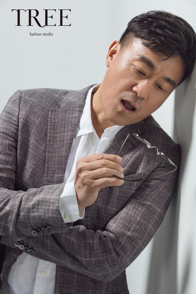 他靠演技征服人,从不代言广告,与初恋相爱无绯闻