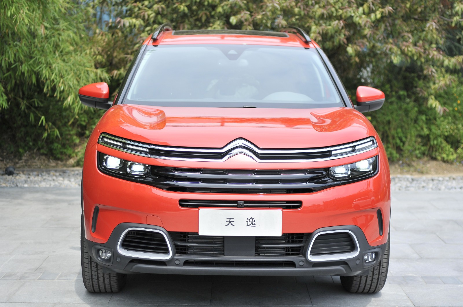 买途观前先看看它高清实拍东风雪铁龙天逸c5suv