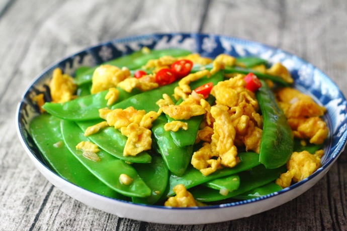 三分钟快手菜荷兰豆炒鸡蛋鲜香味美