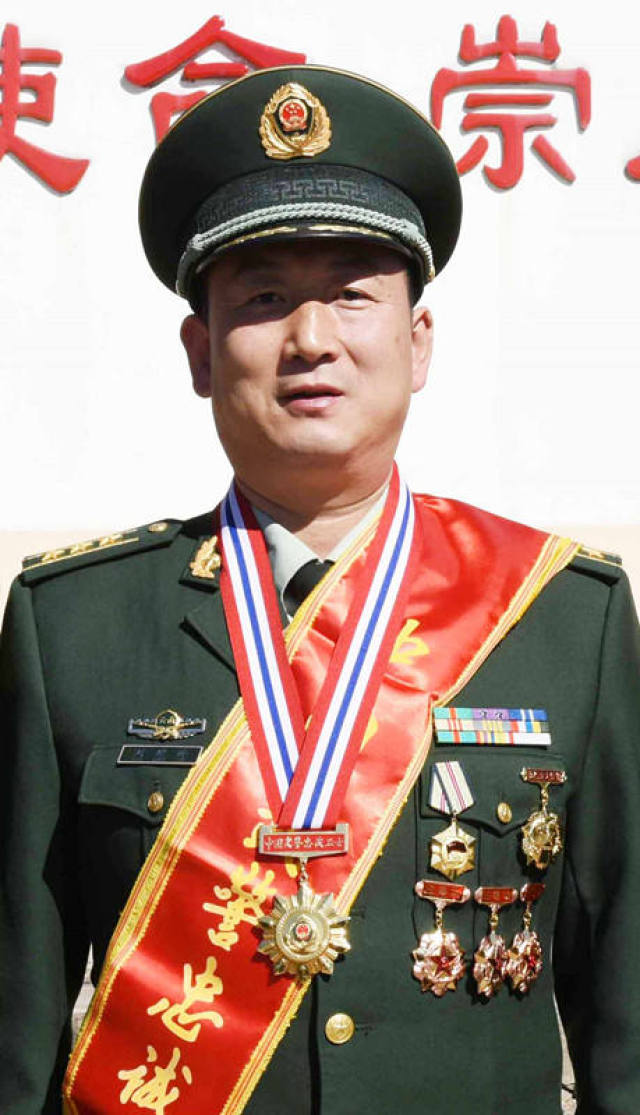 "捕歼战斗英雄"曲靖武警支队长刘建林 央视纪录片再现