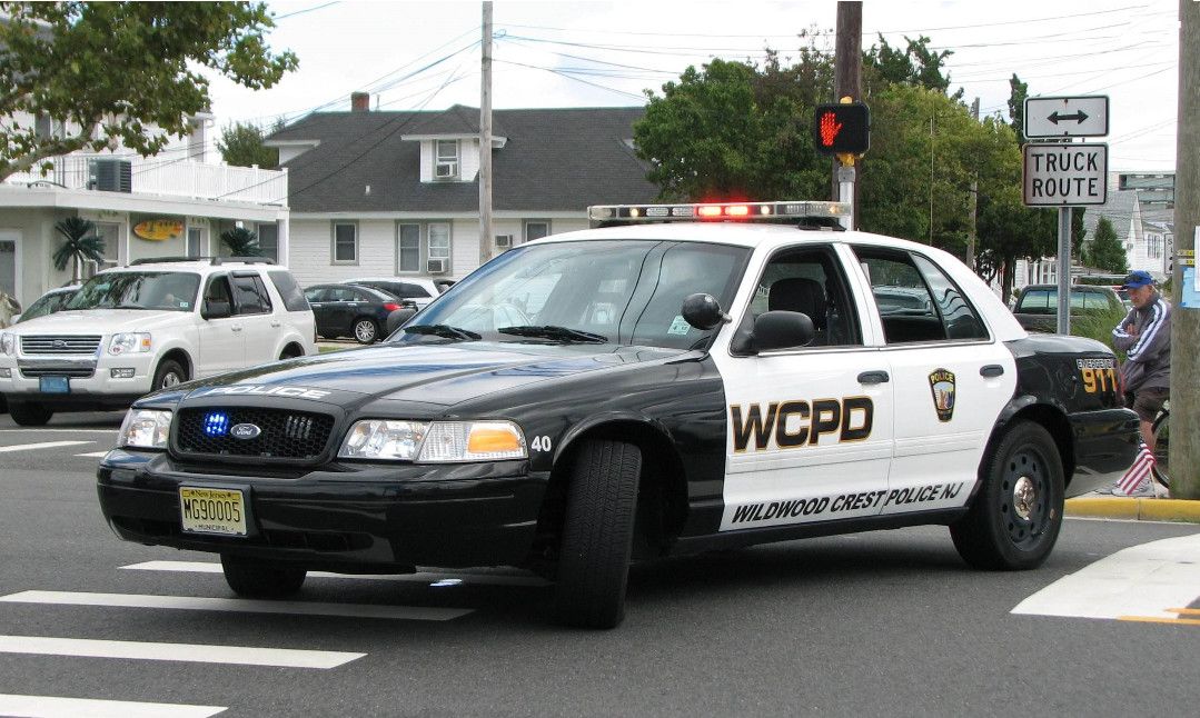 在电影里面警察用警车挡子弹在现实真的可能吗