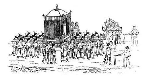 比如明万历首辅张居正返乡奔丧 坐了一个一室一厅,32人抬的轿子 比