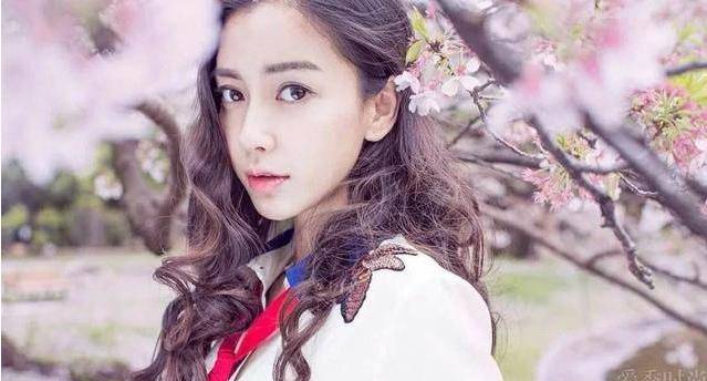 Angelababy被球砸 黄晓明呵斥节目组人员 网友:玩不起别玩