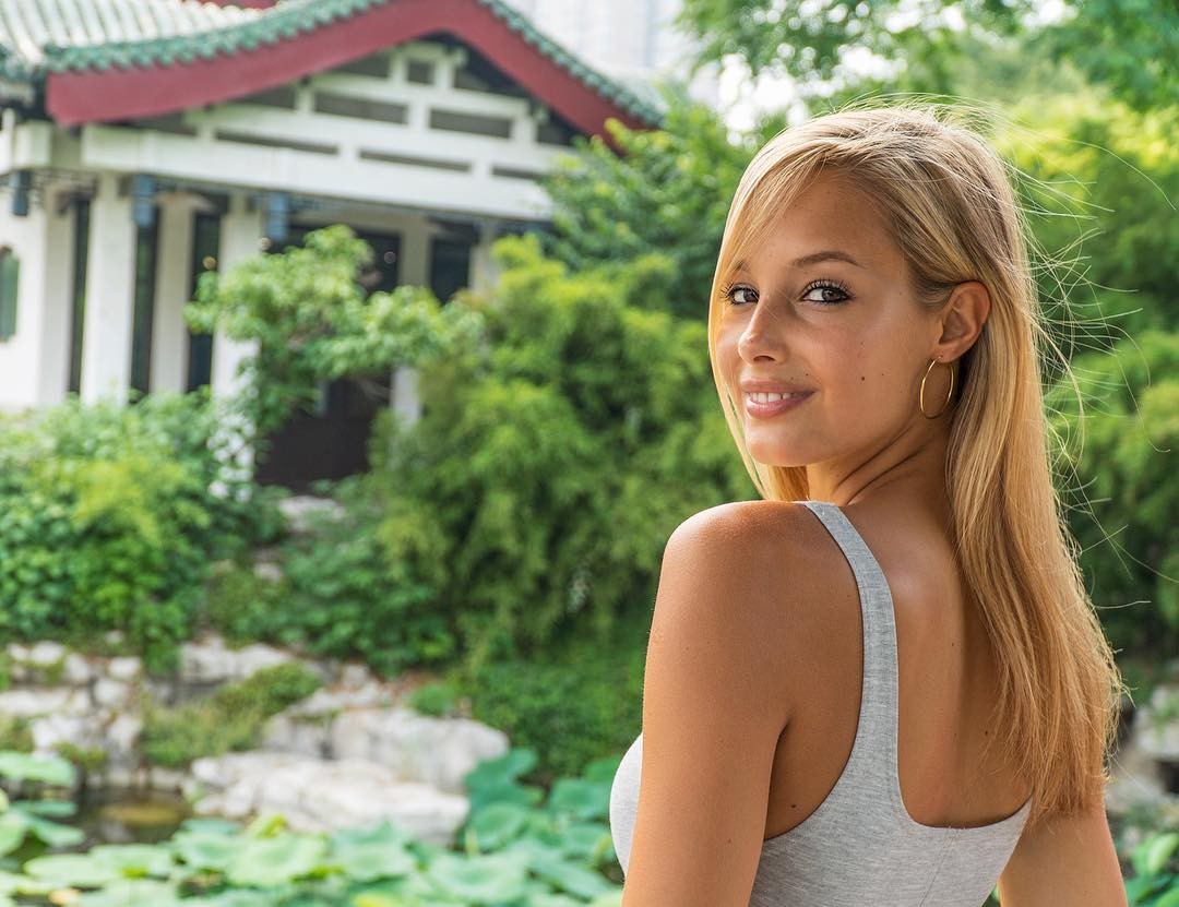 瓦尔加最新写真,美的让全世界都安静了!_新浪看点