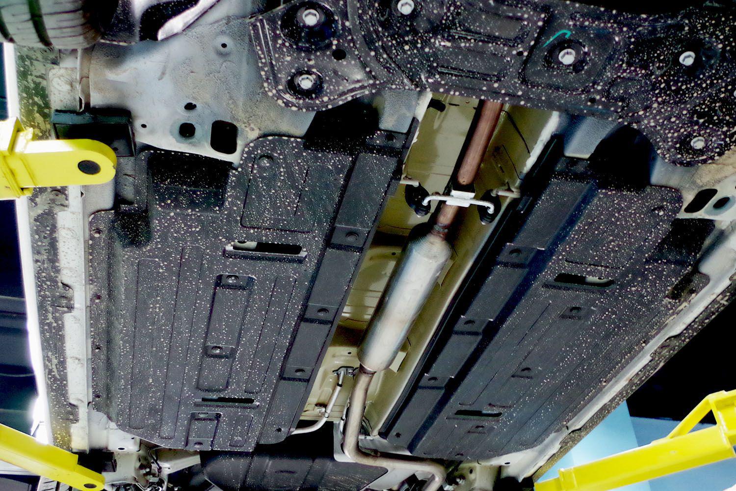 值得一提的是,宝骏510在底盘平整化方面做得不错,要知道好多十万价位