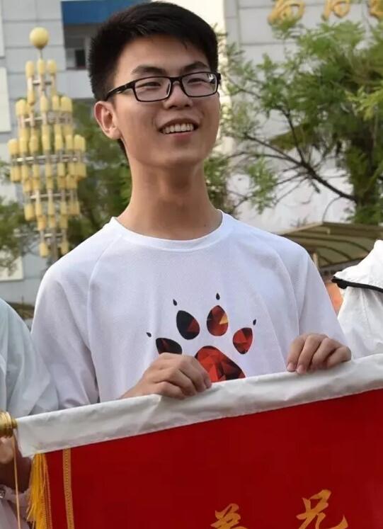 两兄弟都是状元!兄清华弟北大,出自同一所高中!