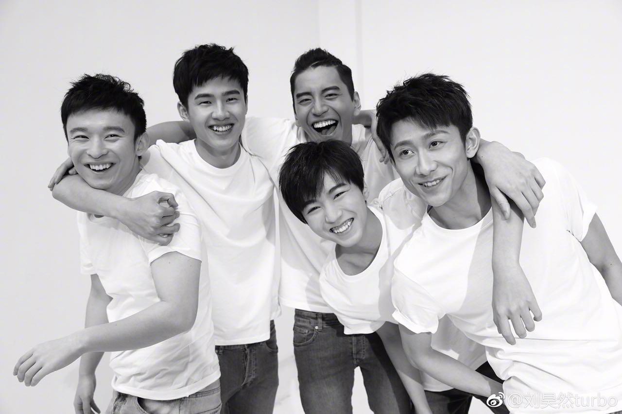 高能少年团收官,哪位少年的西装惊艳到你?