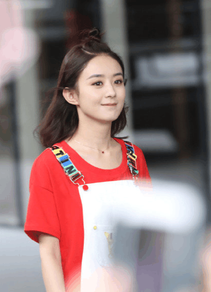 赵丽颖新发型超减龄,秒变清爽活力美少女!