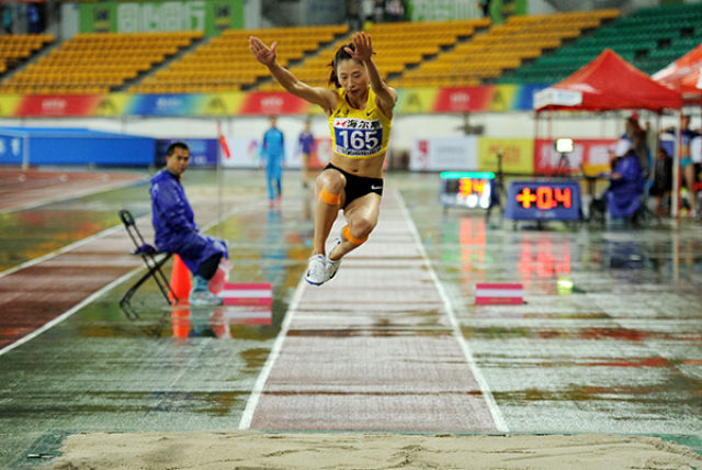 6月26日,福建队选手王乌品在比赛中.