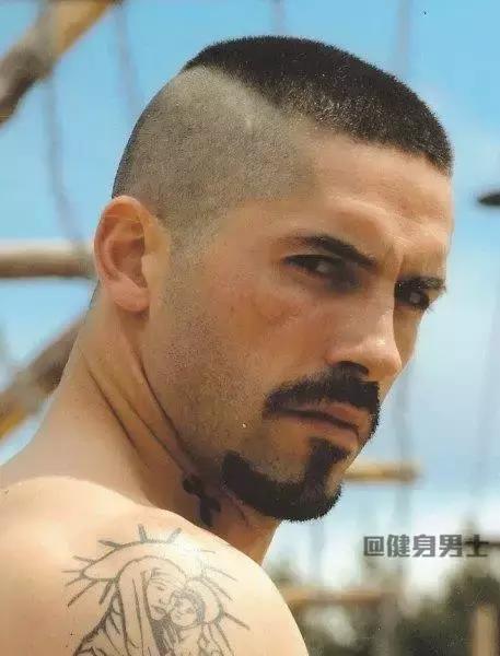 男人健身最佳发型,"战士寸头"!