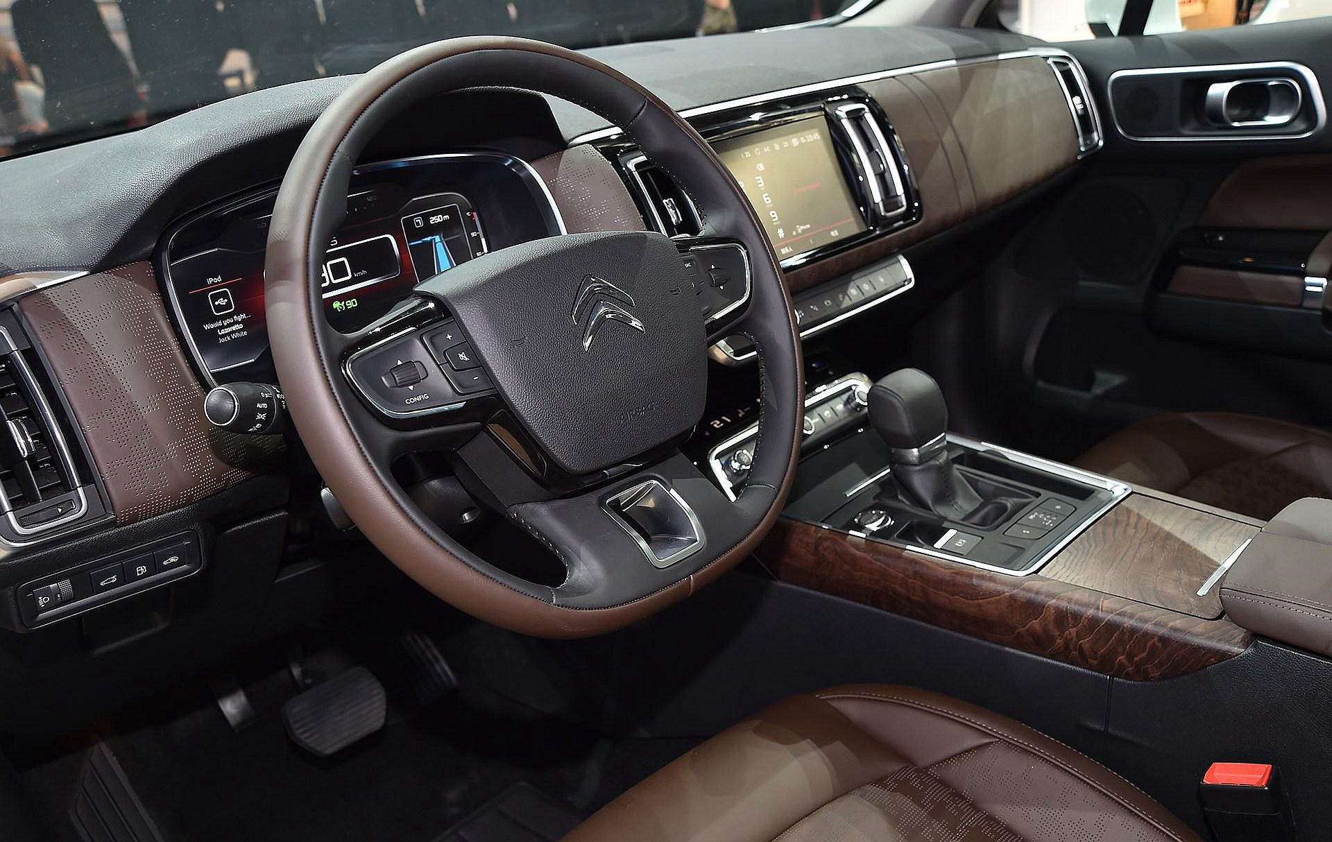 中毒了雪铁龙c6的内饰,害怕维修不保值