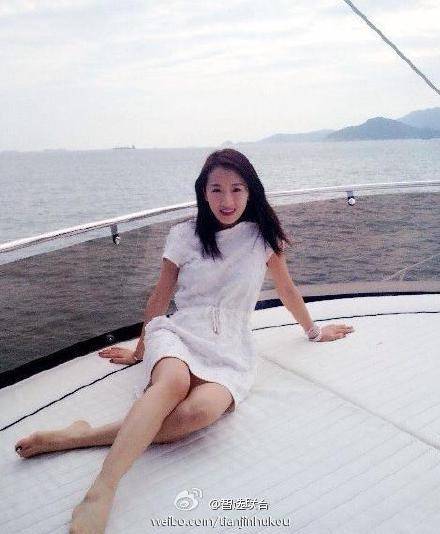 成名早于赵丽颖 有机会成为影视一姐却炫富炫得离婚
