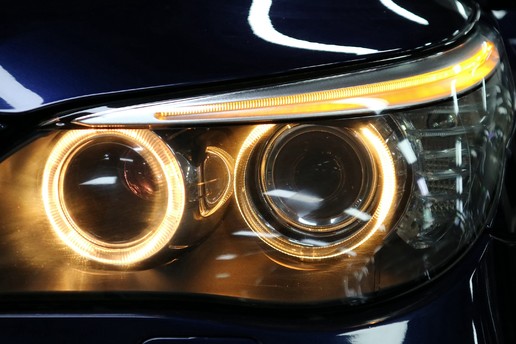 开创了天使眼的先河聊聊宝马5系e60