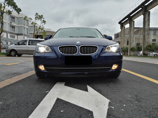 开创了天使眼的先河聊聊宝马5系e60