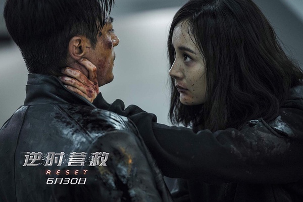 两天近亿!《逆时营救》救得了杨幂霍建华的演技吗?