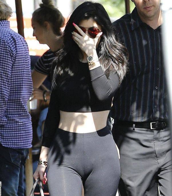 美女明星穿"紧身裤"的风格都不一样,有的好尴尬啊