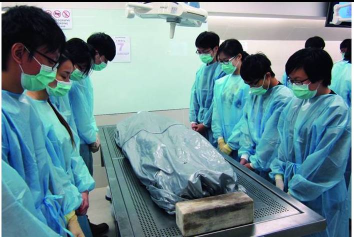 80后遗体防腐师:职业遭歧视,曾亲手处理好友遗体