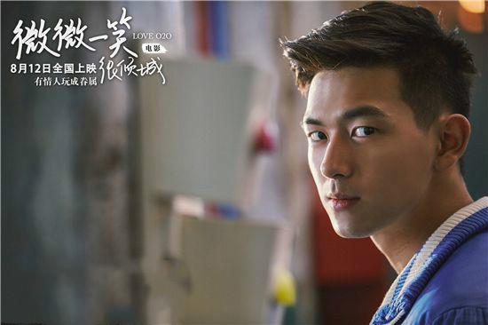 虽然名气不响,但李现的颜值不断的超越男一号,除了夏至未至,还有