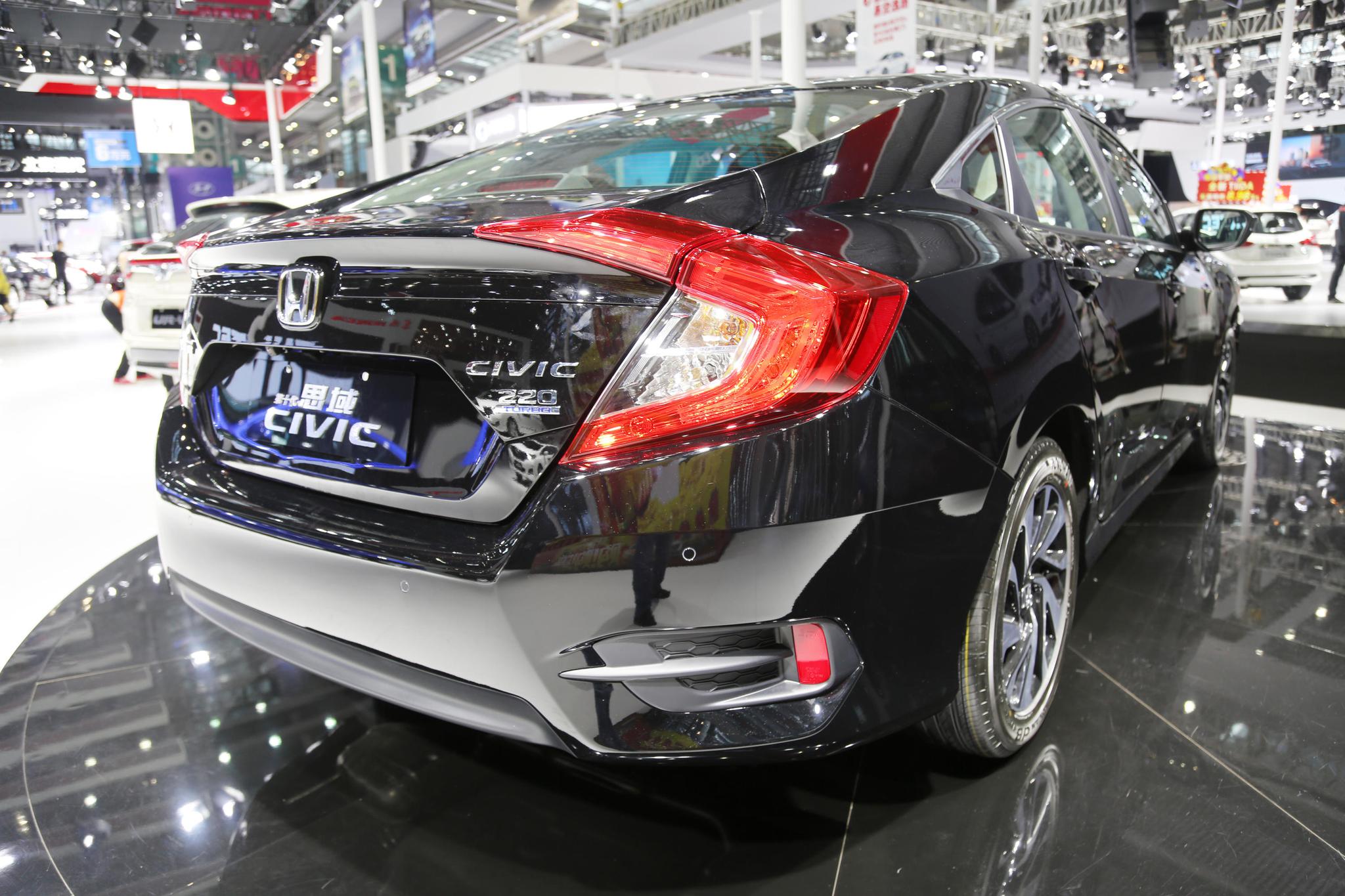 中级家轿标杆,本田第十代思域,车展实拍!