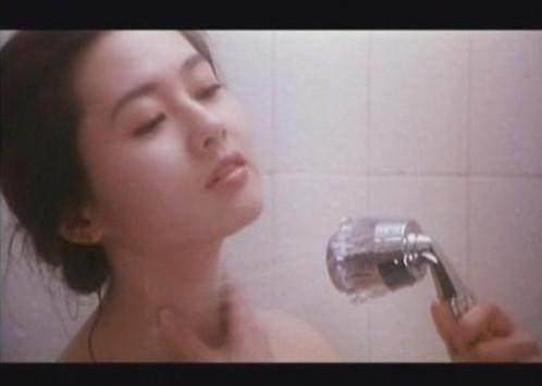 她出身豪门却成为艳星，二婚带儿子嫁入豪门