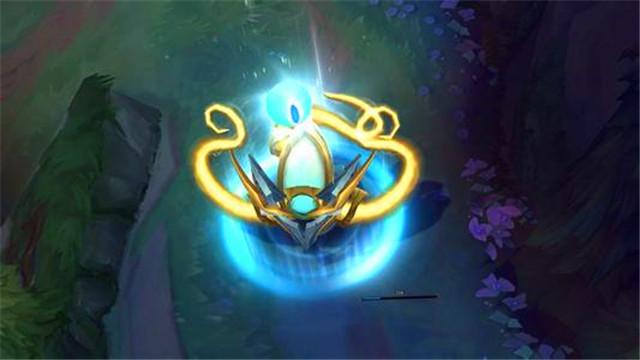 百的伤害打在adc身体上那叫一个爽,鬼书金身救赎拉克丝标准的辅助出装