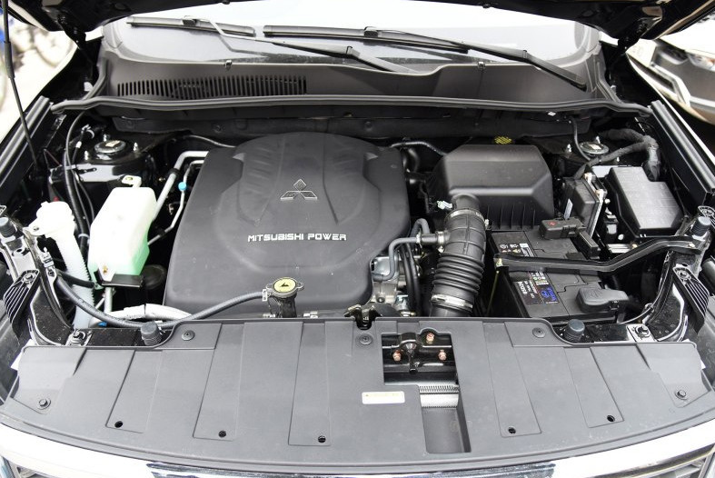 动力方面,其配备了型号为三菱cf4g15t的1.