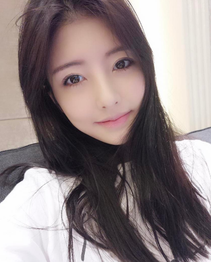 豆得儿经常发哭泣自拍疑挽留王思聪,原来老王也心软