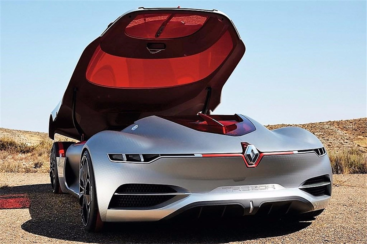 难得一见的汽车开门方式,矮个上车必须自备小板凳!