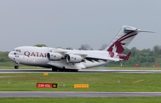 卡塔尔惨遭禁运喝不上鲜奶,四千头牛乘坐战略运输机