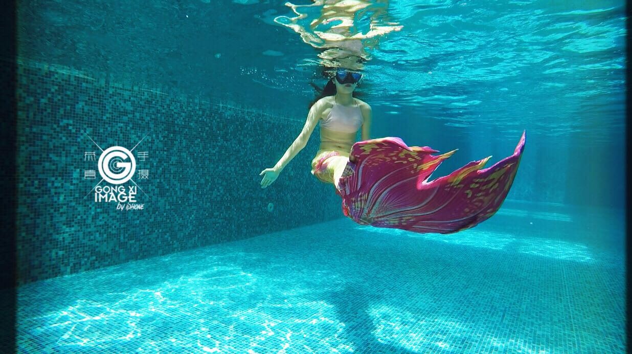 太原凯宾斯基游泳馆惊现一条漂亮的美人鱼