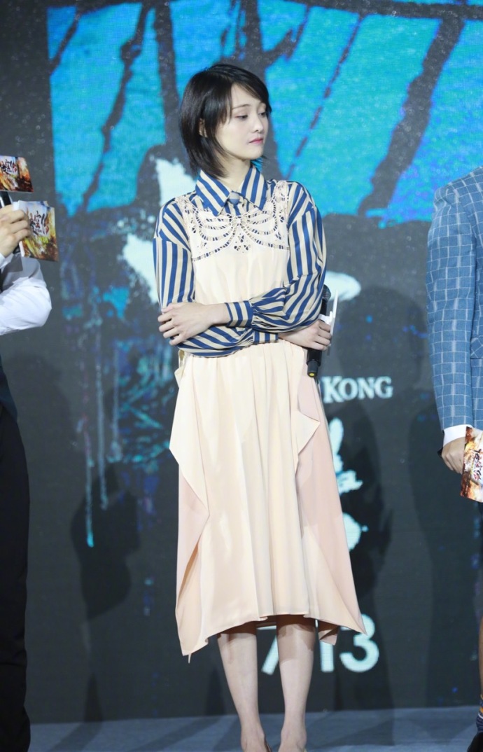 郑爽倪妮同框比美显差距,爽妹子这波输的不亏