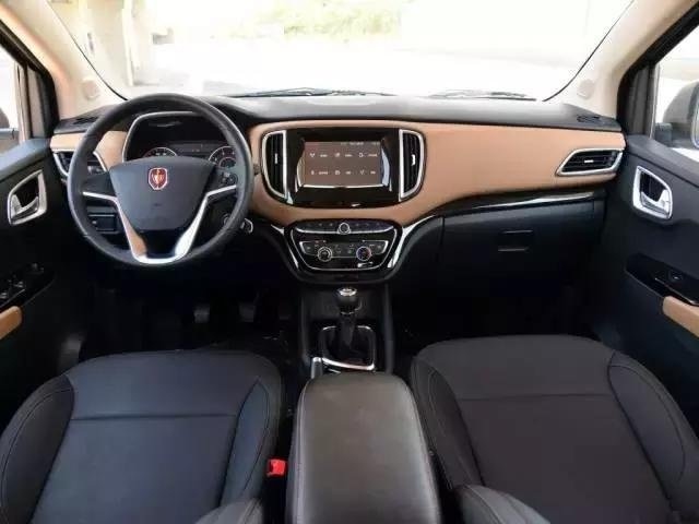 带电动滑门，油耗4毛，配双人床，6万实力超宝骏730