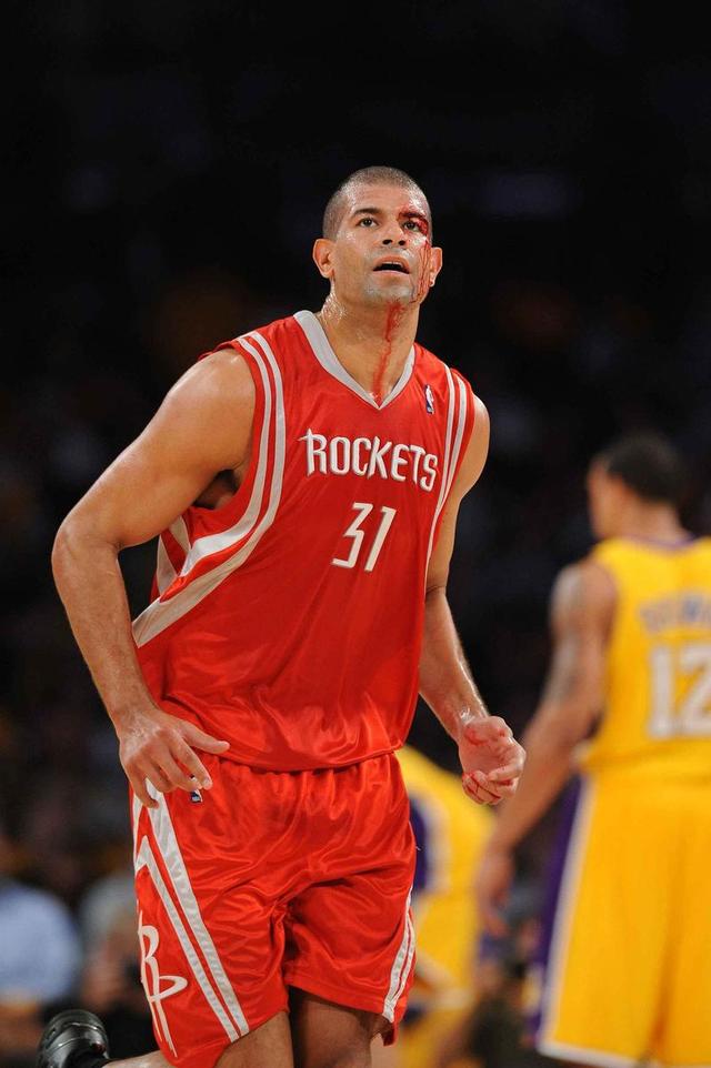 组图:回顾巴蒂尔的职业生涯,完美诠释最佳角色球员