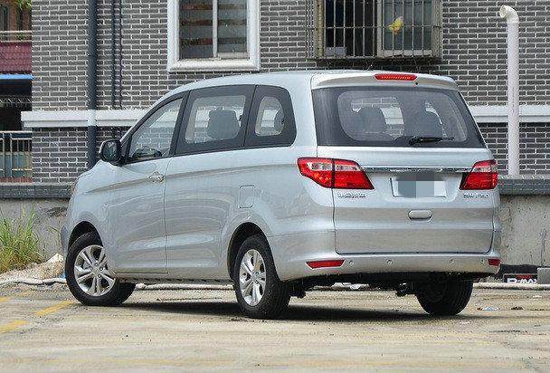 全能七座MPV，油耗6.7L，买5万叫板五菱神车！