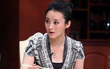 她曾红极一时被赞古装第一美女,因“小三”传闻遭批