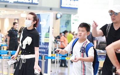 她曾红极一时被赞古装第一美女,因“小三”传闻遭批