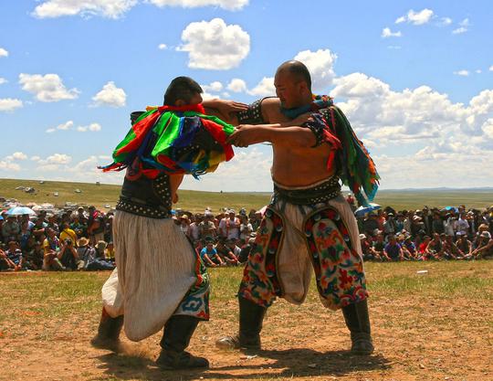 真正的蒙古汉子 帅气的蒙古摔跤手