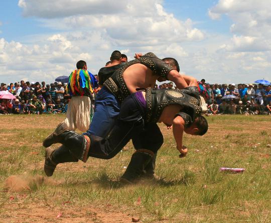 真正的蒙古汉子 帅气的蒙古摔跤手