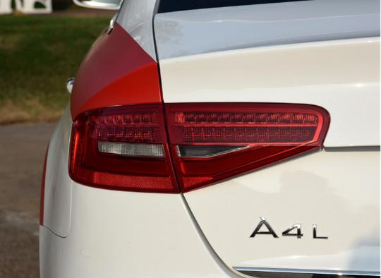 动力空间旗鼓相当,为何奔驰C200L比A4L贵两