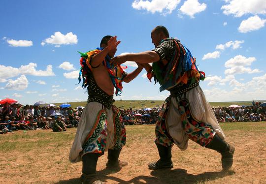 真正的蒙古汉子 帅气的蒙古摔跤手