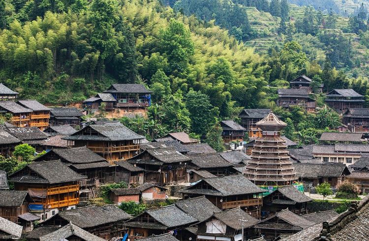 大山深处的民族村寨.如画梯田.劳作的人们|梯田|村寨|民族_新浪新闻