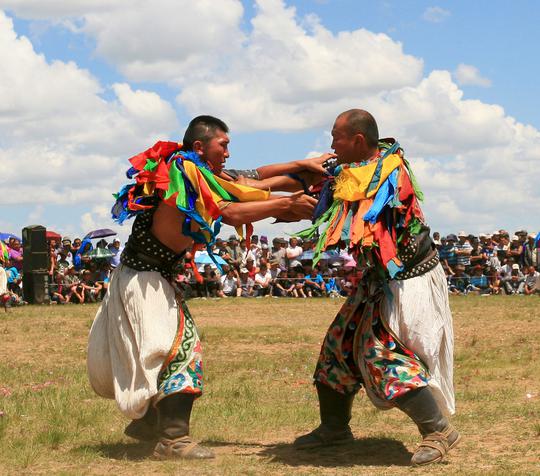 真正的蒙古汉子 帅气的蒙古摔跤手