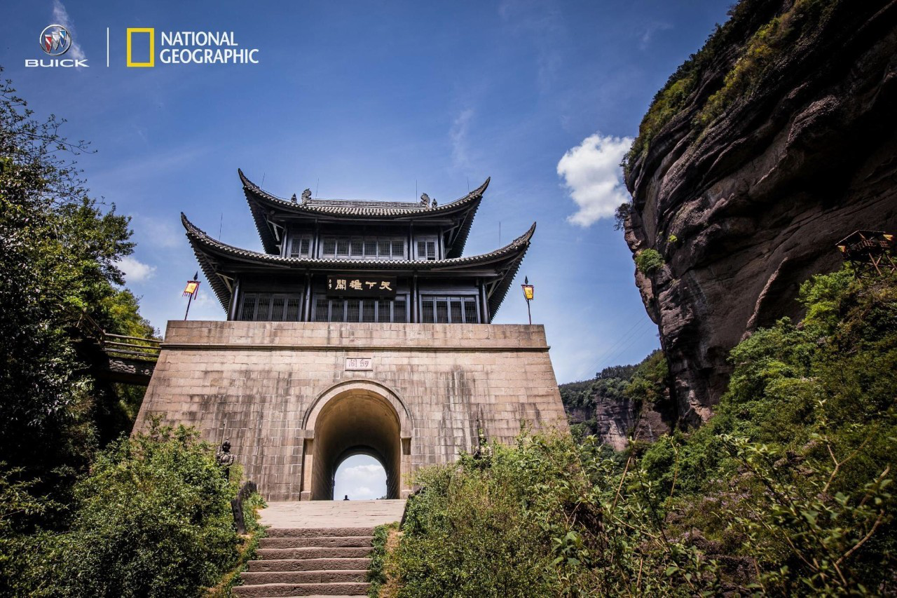 剑门蜀道对于蜀国说意义非凡,富乐山四季花似锦,翠云廊古柏三百里